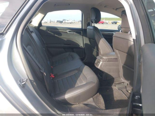 Ford Fusion Se Luxury Image 10