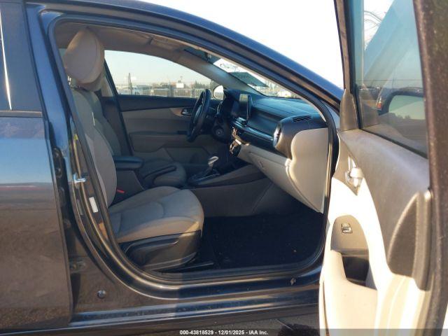 Kia Forte Lxs Image 11