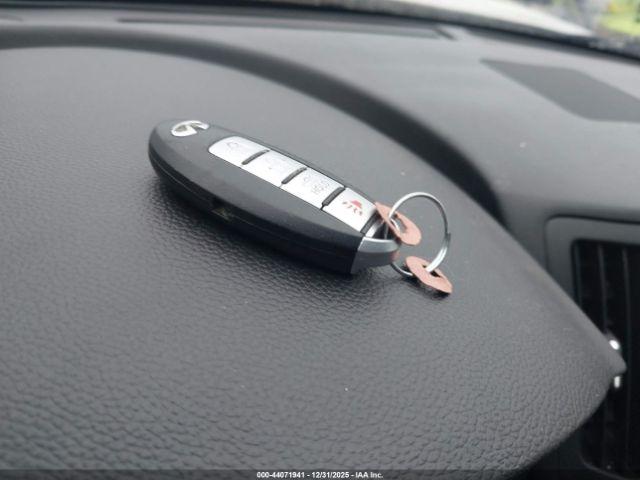 INFINITI G37x Image 11