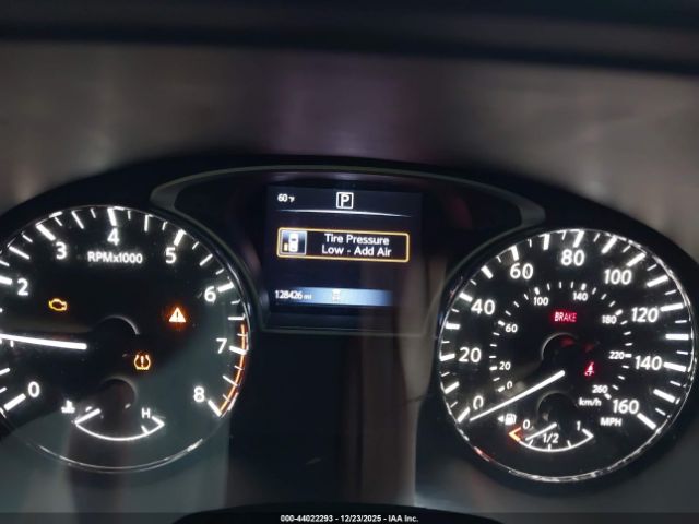 Nissan Pathfinder Sv Image 9