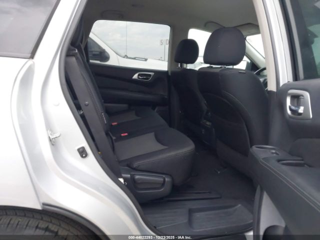 Nissan Pathfinder Sv Image 2