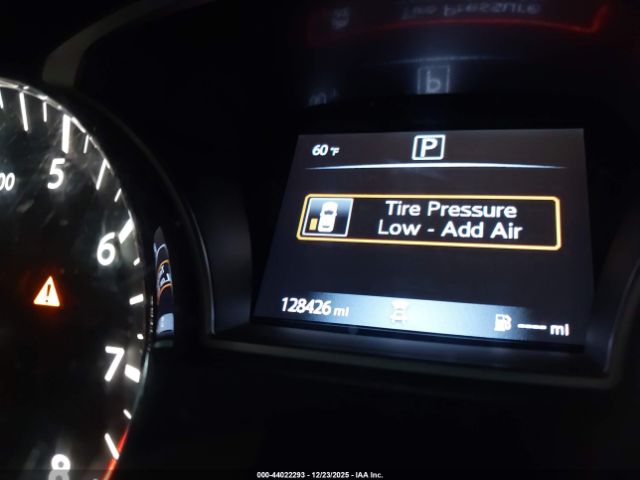 Nissan Pathfinder Sv Image 12