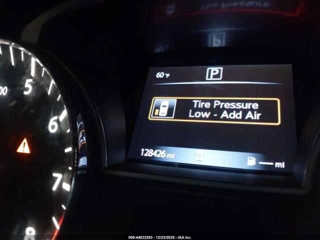 Nissan Pathfinder Sv Image 12