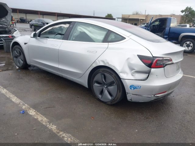 Tesla Model 3 Image 5