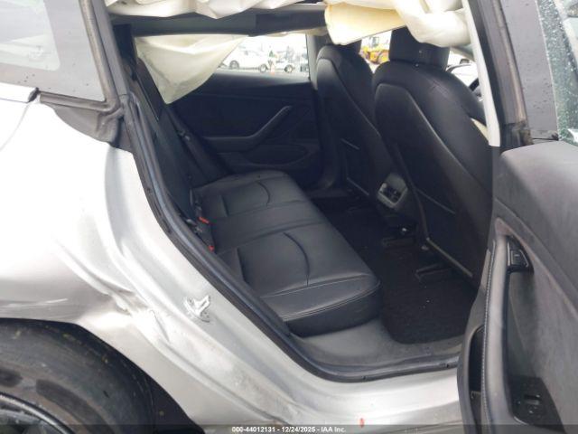Tesla Model 3 Image 16