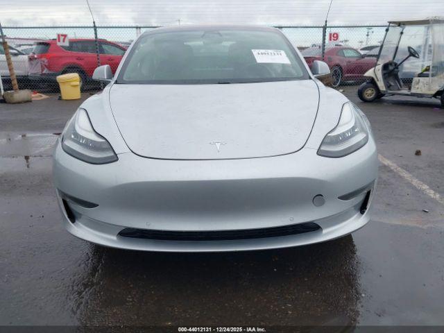 Tesla Model 3 Image 12