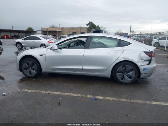 Tesla Model 3 Image 8
