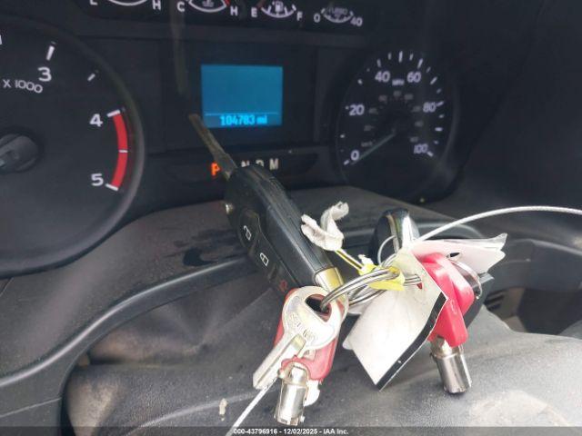 Ford F-450 Xl Image 2