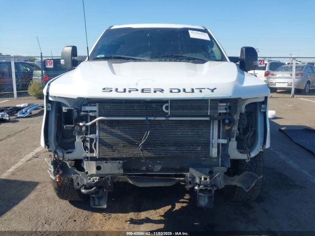 Ford F-250 Xlt Image 6