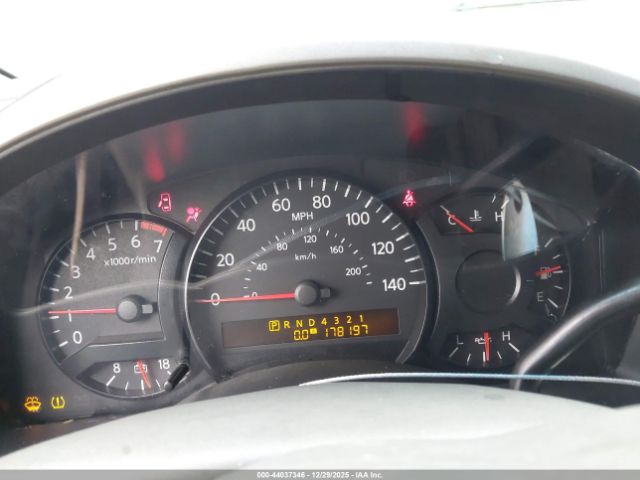 Nissan Titan Xe Image 8