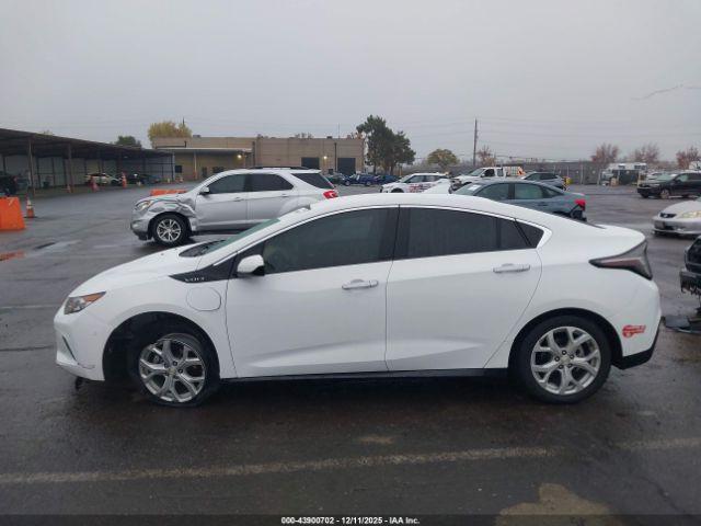 Chevrolet Volt Premier Image 8