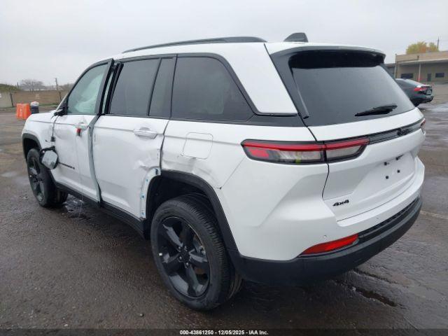 Jeep Grand Cherokee Altitude X 4x4 Image 9