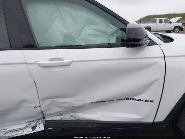 Jeep Grand Cherokee Altitude X 4x4 Image 4