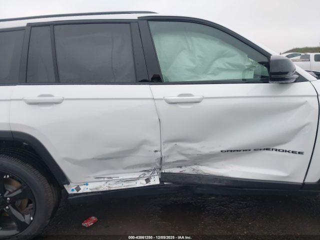 Jeep Grand Cherokee Altitude X 4x4 Image 12