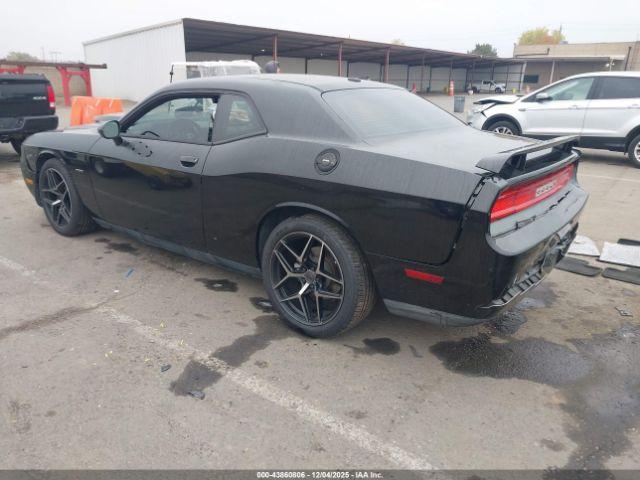 Dodge Challenger Image 4