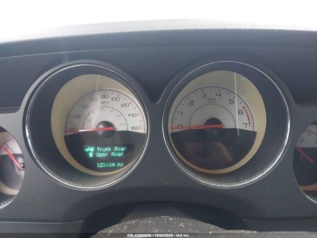 Dodge Challenger Image 2