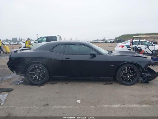 Dodge Challenger Image 12