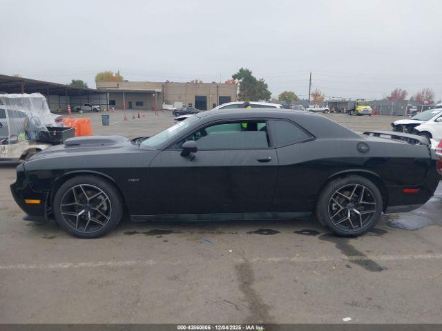 Dodge Challenger Image 14