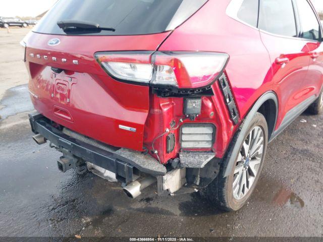 Ford Escape Titanium Image 7