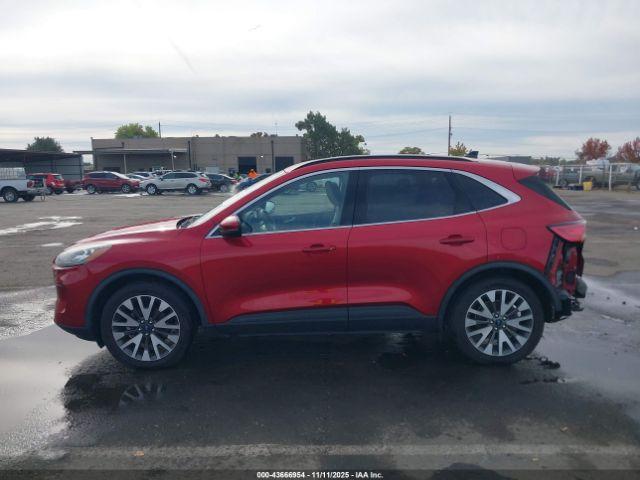 Ford Escape Titanium Image 12