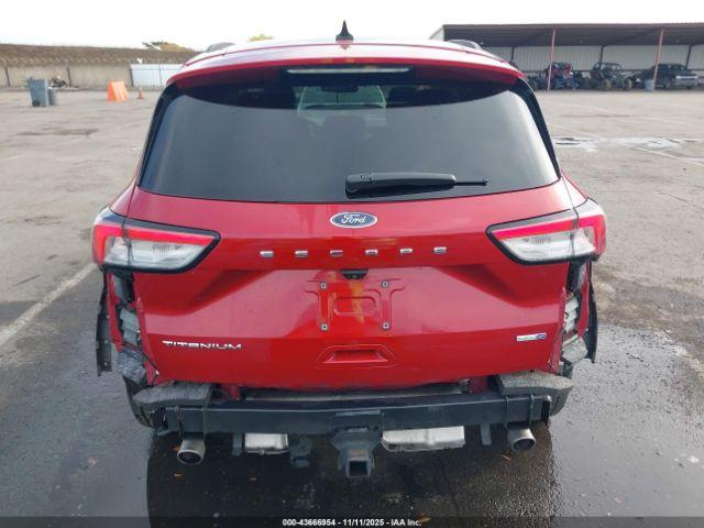 Ford Escape Titanium Image 16