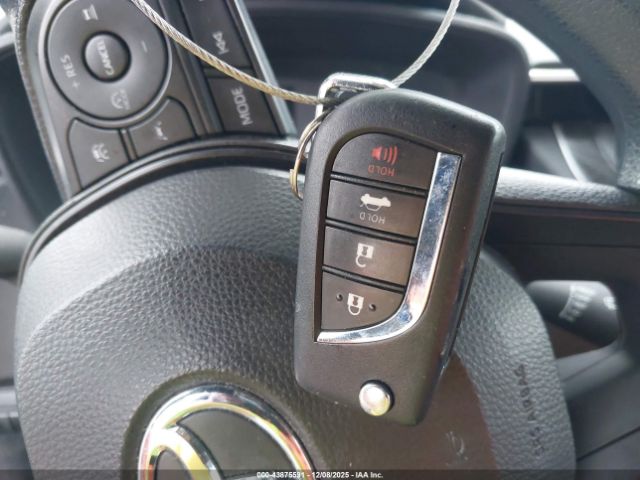 Toyota Corolla Le Image 13