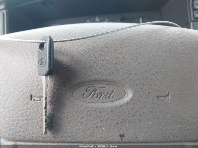 Ford Taurus Gl Image 5