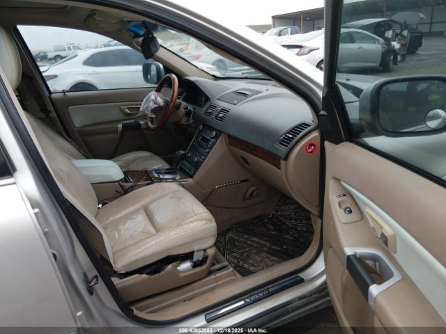 Volvo XC90 V8 Image 11