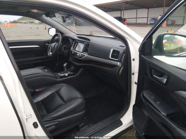 Toyota Highlander Xle V6 Image 14