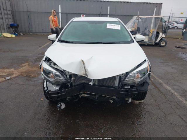 Toyota Corolla Le Plus Image 7