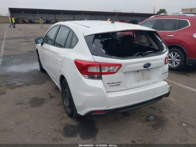 Subaru Impreza 2.0i Image 11