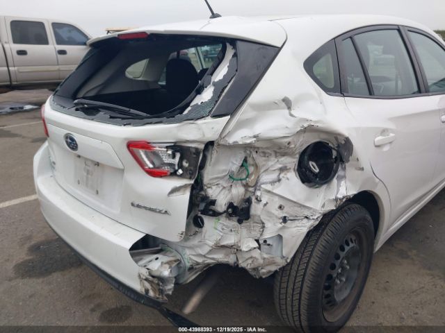 Subaru Impreza 2.0i Image 10