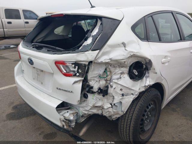 Subaru Impreza 2.0i Image 10