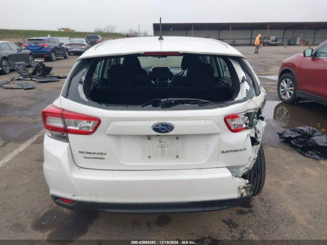 Subaru Impreza 2.0i Image 12