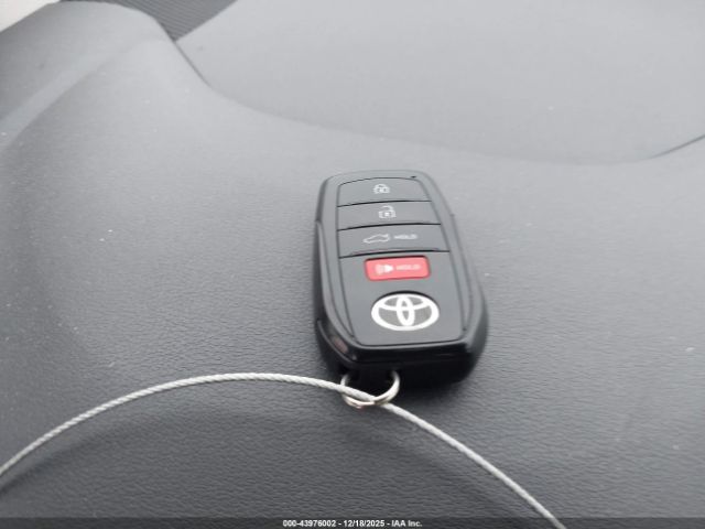 Toyota Corolla Hybrid Le Image 20