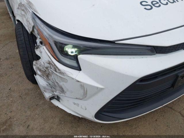 Toyota Corolla Hybrid Le Image 4