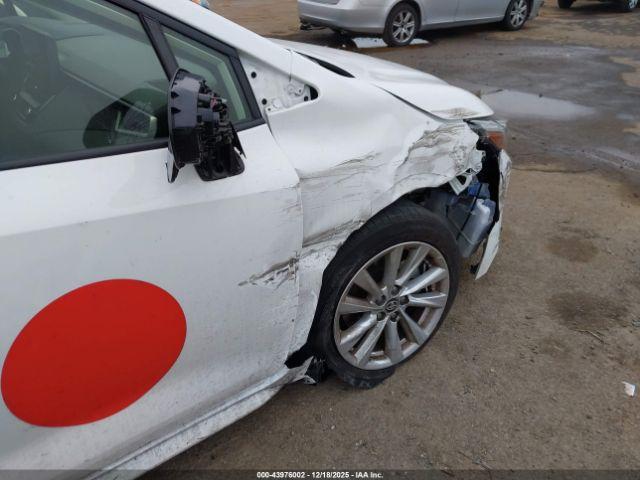 Toyota Corolla Hybrid Le Image 14