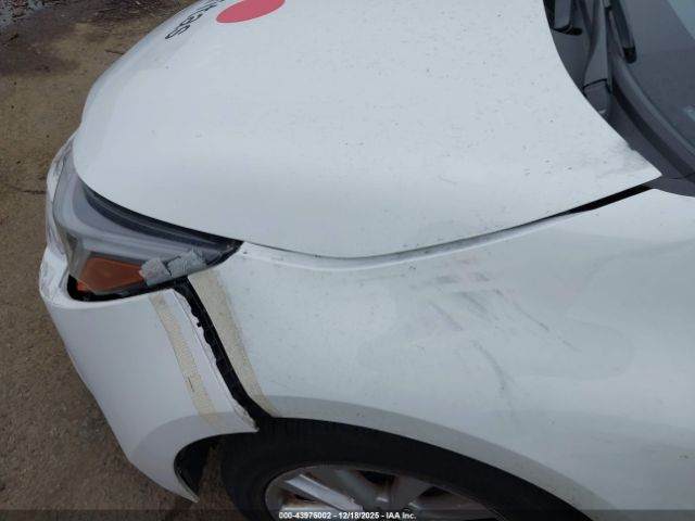 Toyota Corolla Hybrid Le Image 12