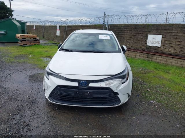 Toyota Corolla Hybrid Le Image 2