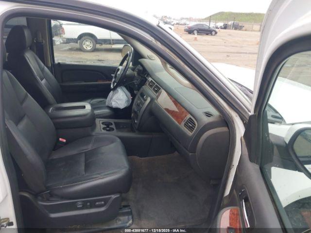 GMC Yukon Slt2 Image 12