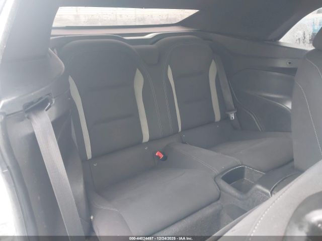 Chevrolet Camaro 1lt Image 11