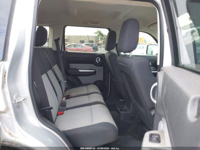 Dodge Nitro Image 9