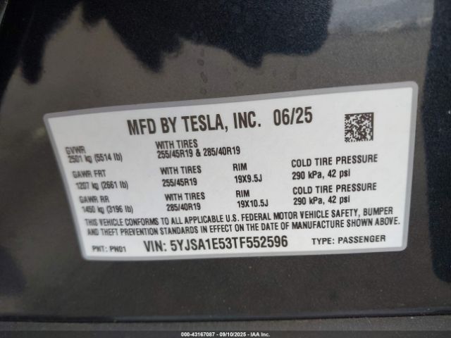 Tesla Model S Image 13