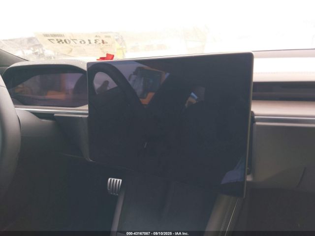 Tesla Model S Image 14