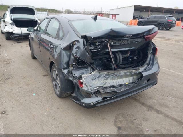 Kia Forte Lxs Image 14