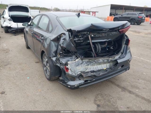 Kia Forte Lxs Image 14