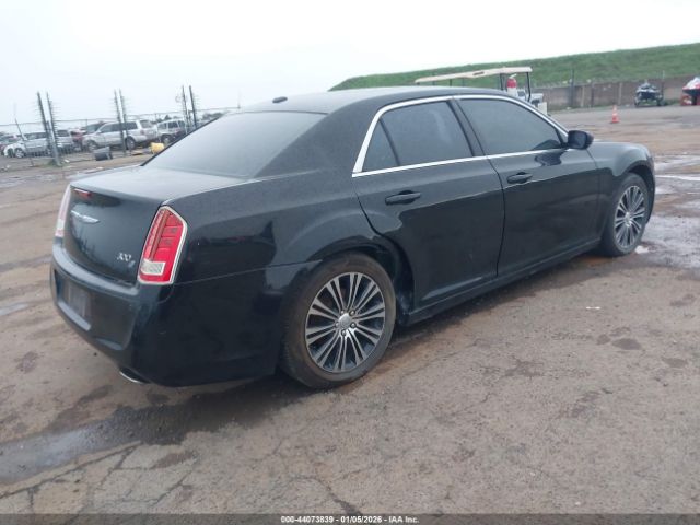 Chrysler 300 S V6 Image 3