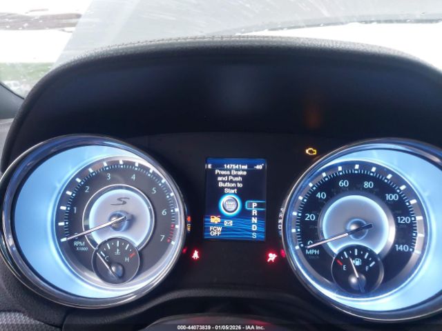 Chrysler 300 S V6 Image 5