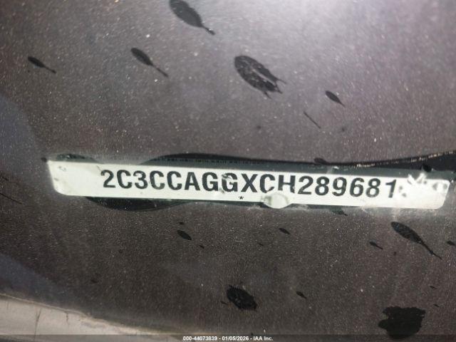 Chrysler 300 S V6 Image 9