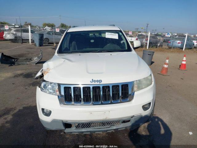 Jeep Grand Cherokee Laredo Image 13